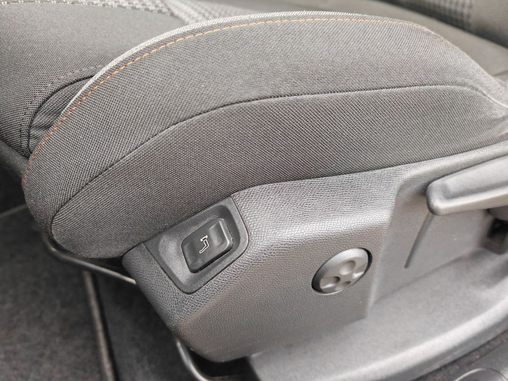 Peugeot 5008 BlueHDI 130 EAT8 - Samsaru's Car Outlet