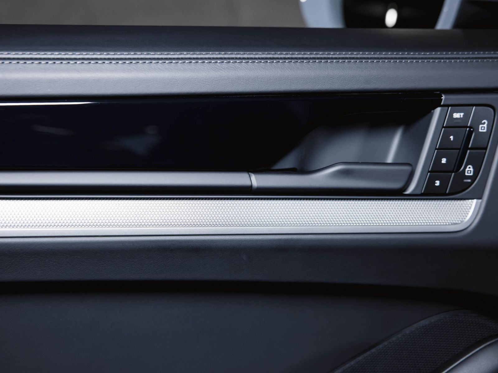 Porsche Cayenne E-Hybrid Sportabgasanlage Panoramadach
