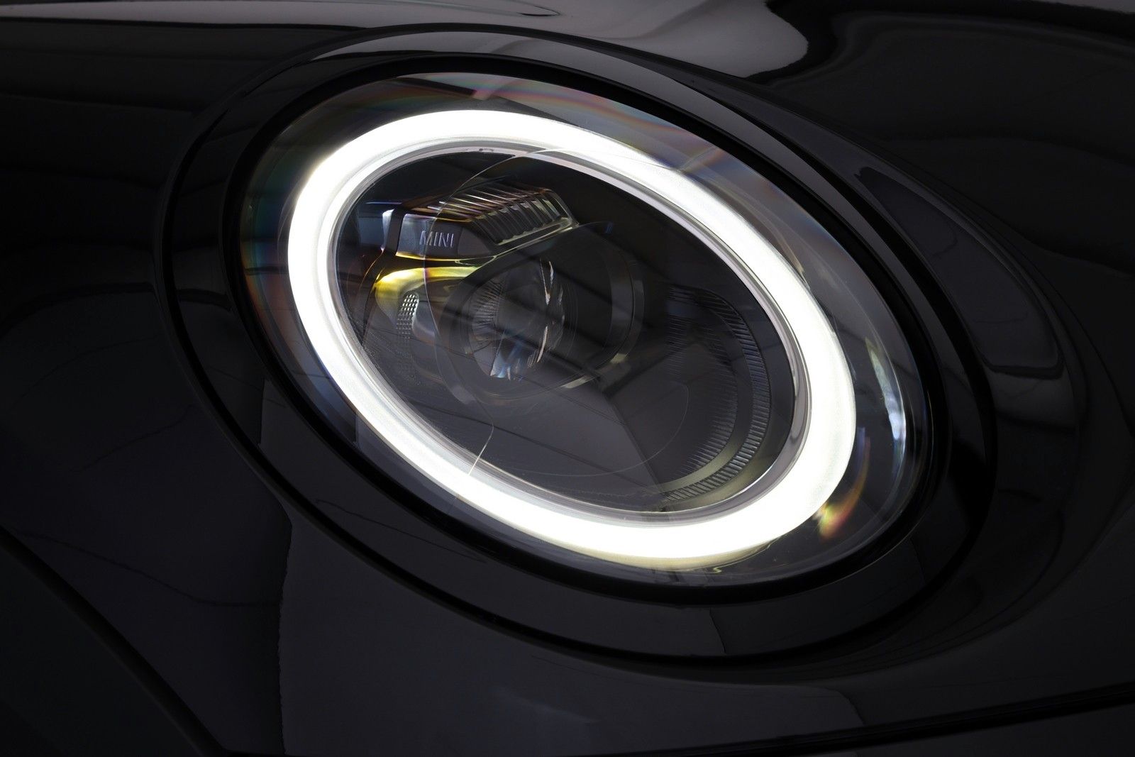 MINI COOPER SE Classic Trim Black - Samsaru's Car Outlet