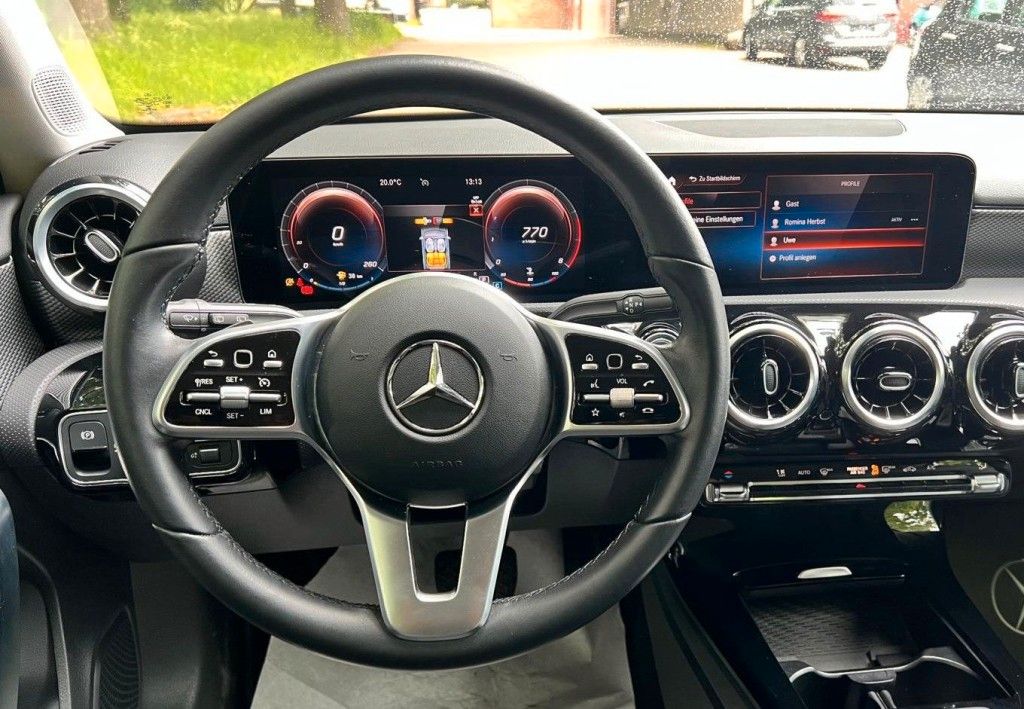 Mercedes-Benz A 200 4Matic - Samsaru's Car Outlet