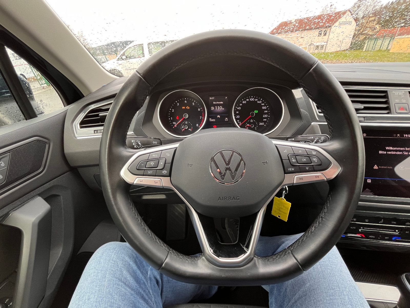 Volkswagen Tiguan Life - Samsaru's Car Outlet