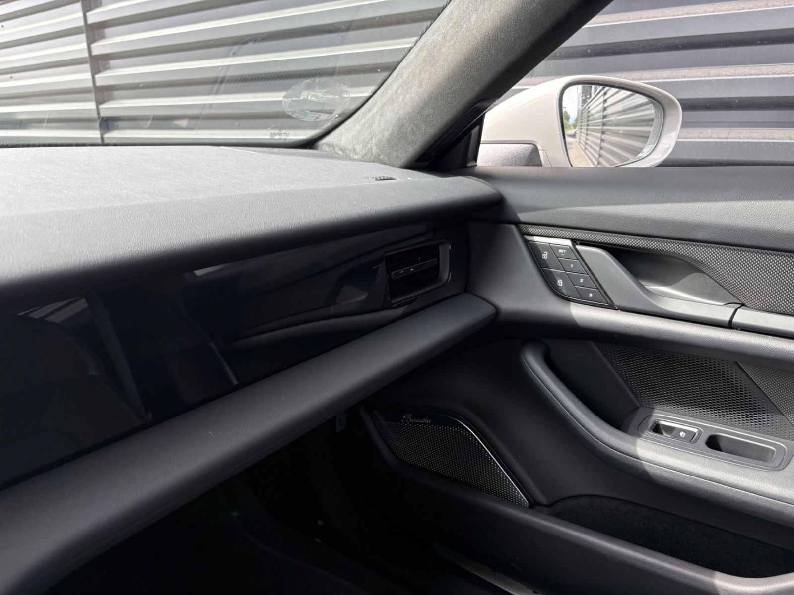 Porsche Taycan  Turbo  -Cross Turismo-1.HAND