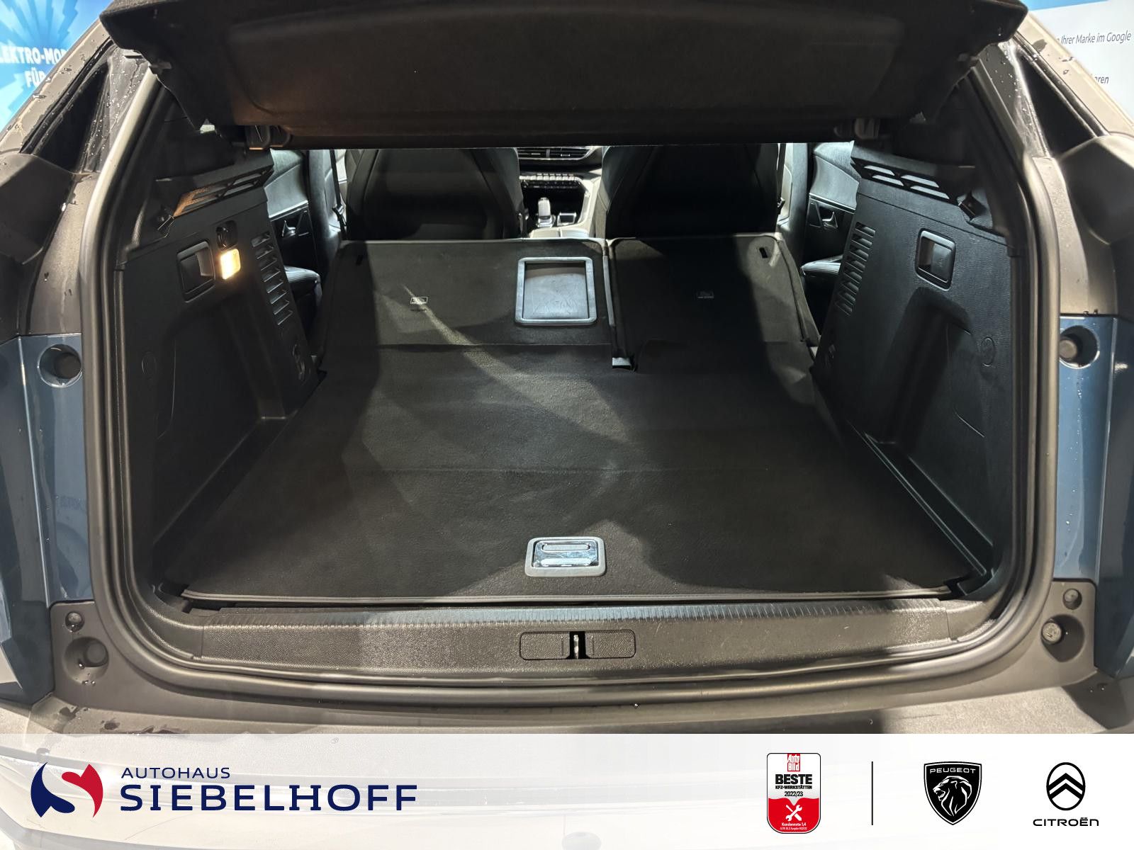 Peugeot 3008 Roadtrip HYBRID 225 e-EAT8