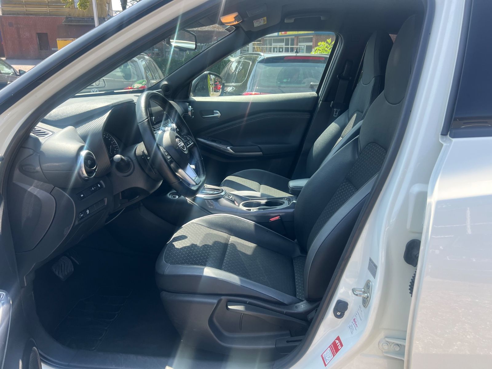 Nissan Juke N-Connecta - Samsaru's Car Outlet