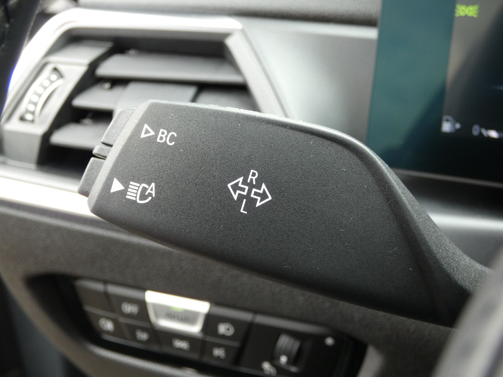 BMW 320d xDrive M Sportpaket - Samsaru's Car Outlet