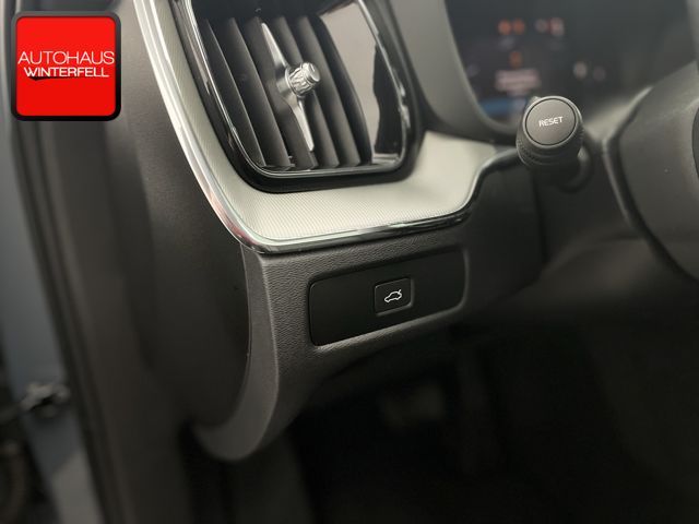 Volvo XC60 B4 AWD PLUS DARK - Samsaru's Car Outlet