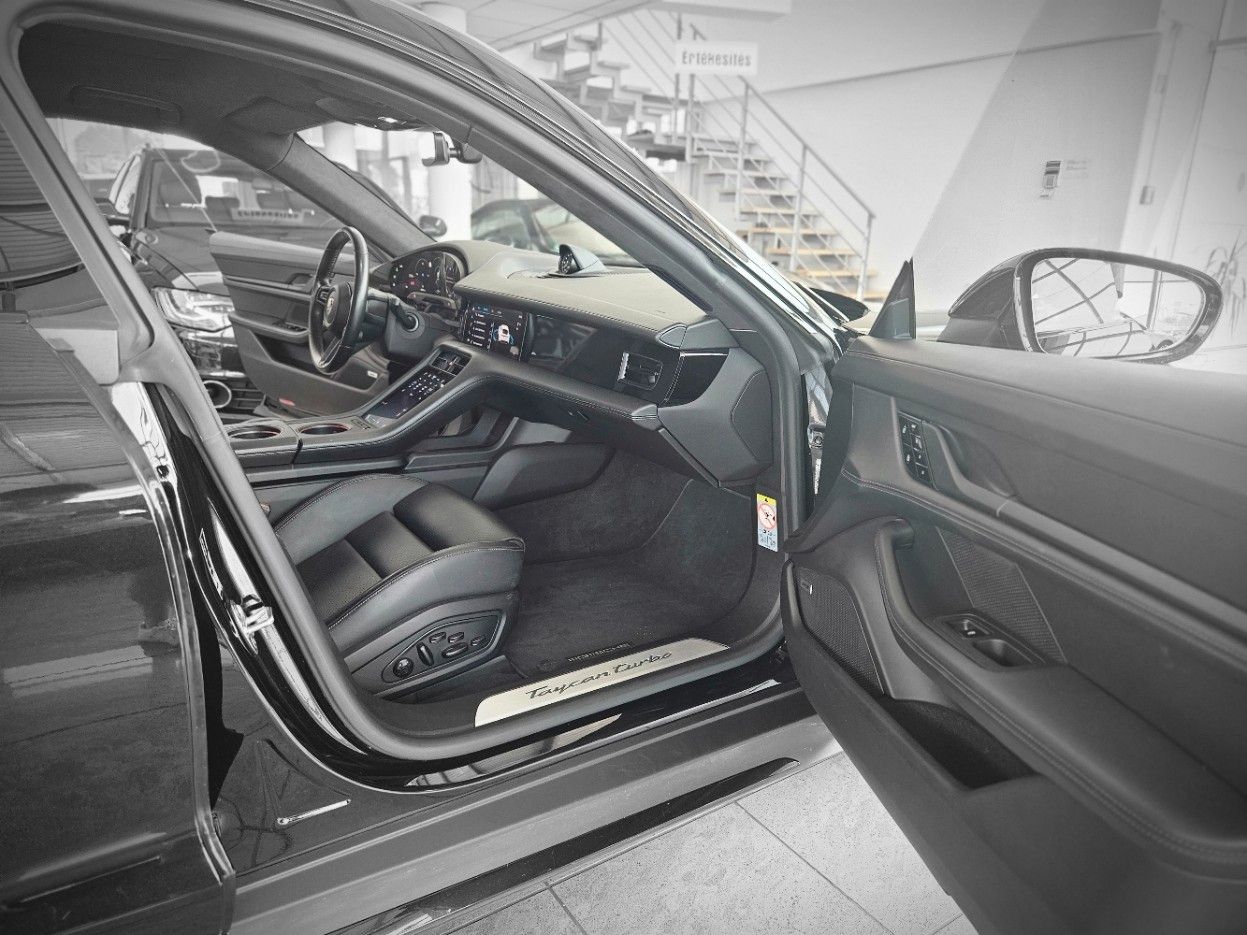 Porsche Taycan Turbo !GARANTIE! BOSE/MATRIX/KERAMIK