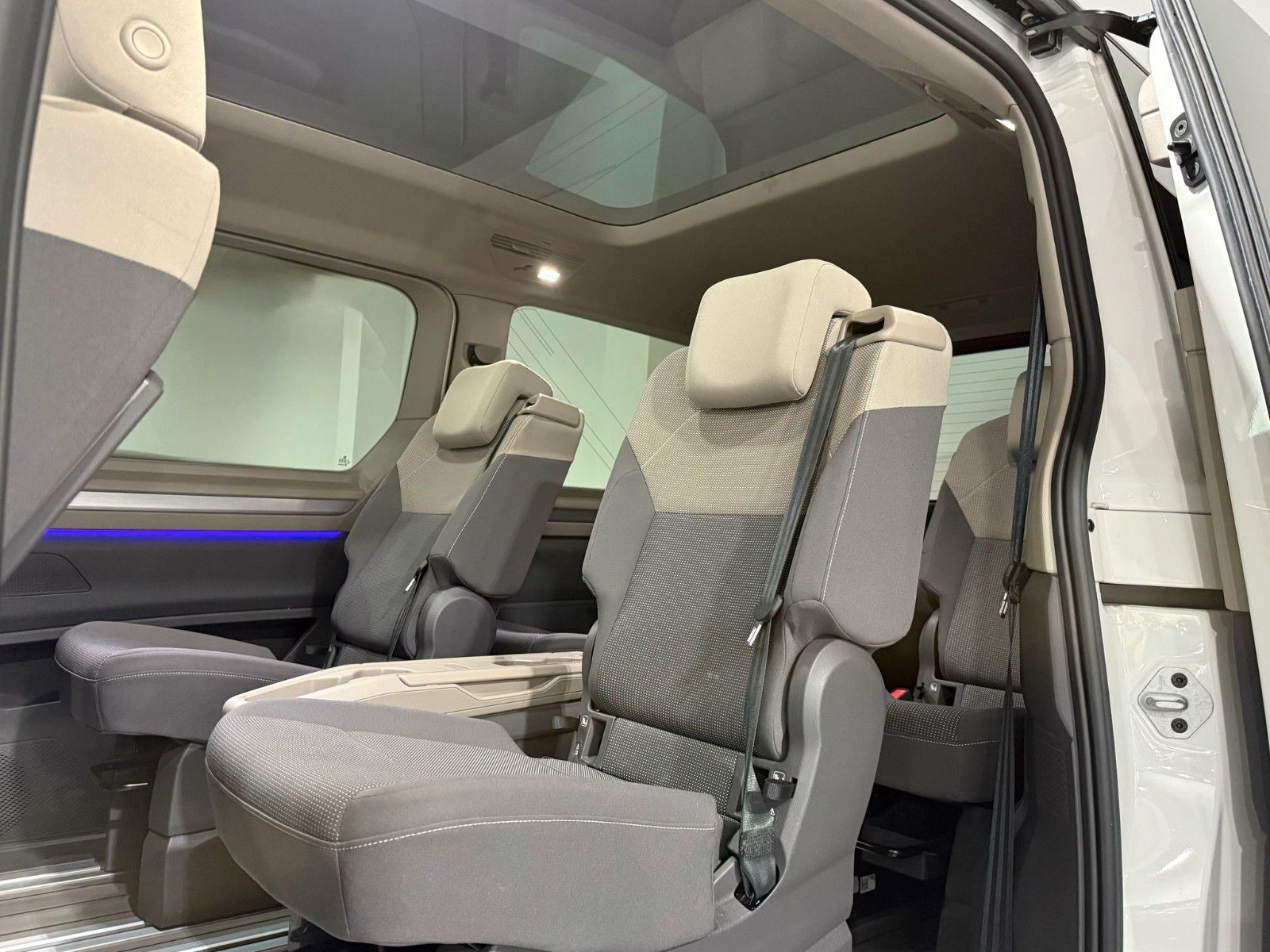 Volkswagen T7 Multivan Edition - Samsaru's Car Outlet