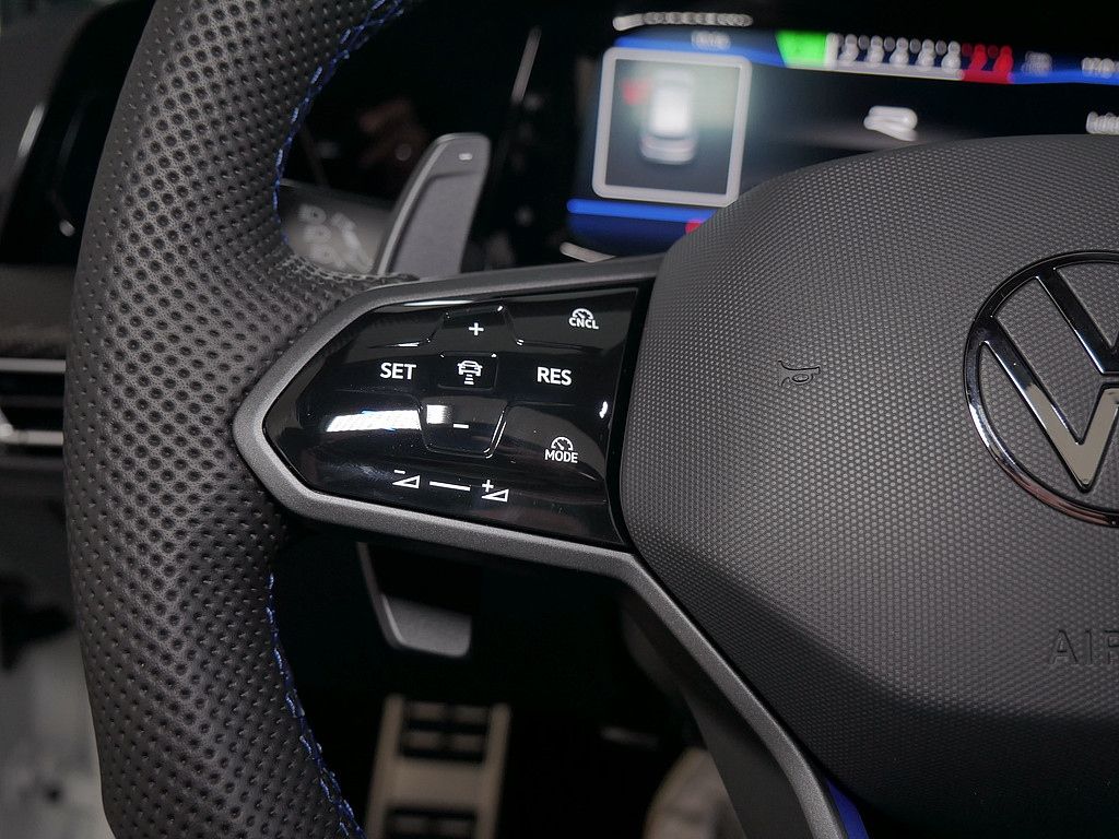 Volkswagen Golf R Black Edition 4Motion DSG PANO AHK MATRIX