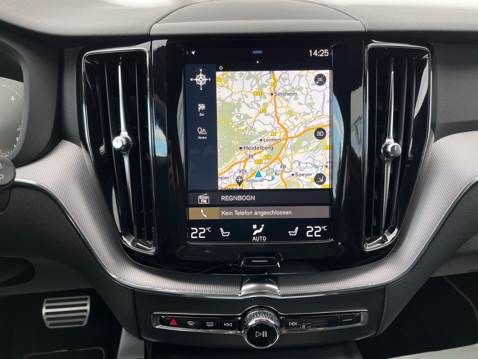 Volvo XC 60 R-Design - Samsaru's Car Outlet