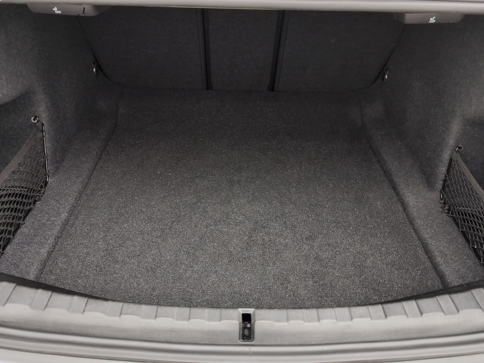BMW 320i Limousine Sport Line - Samsaru's Car Outlet