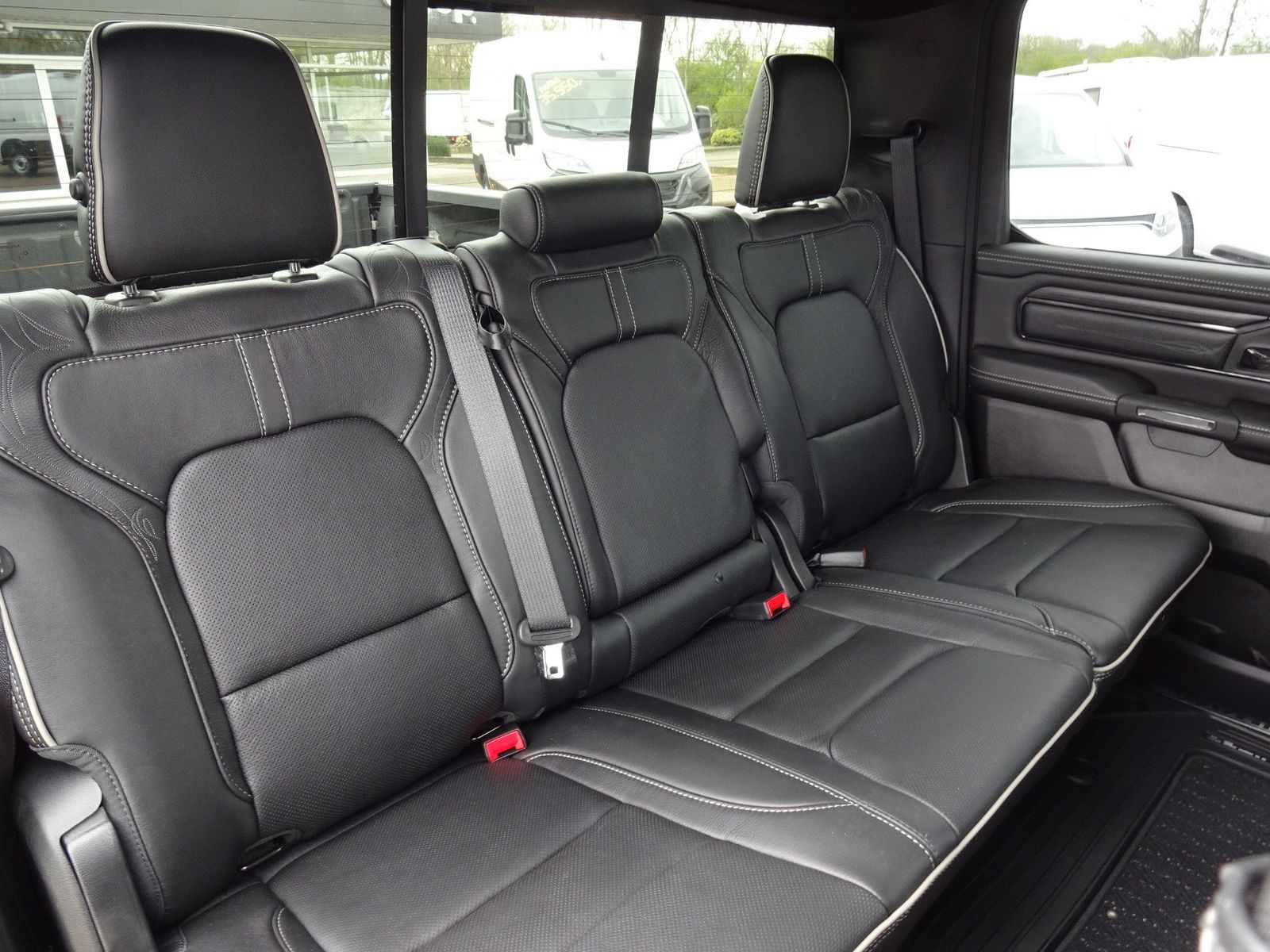 Dodge RAM Limited Night Edition 5.7L V8 HEMI Crew Cab