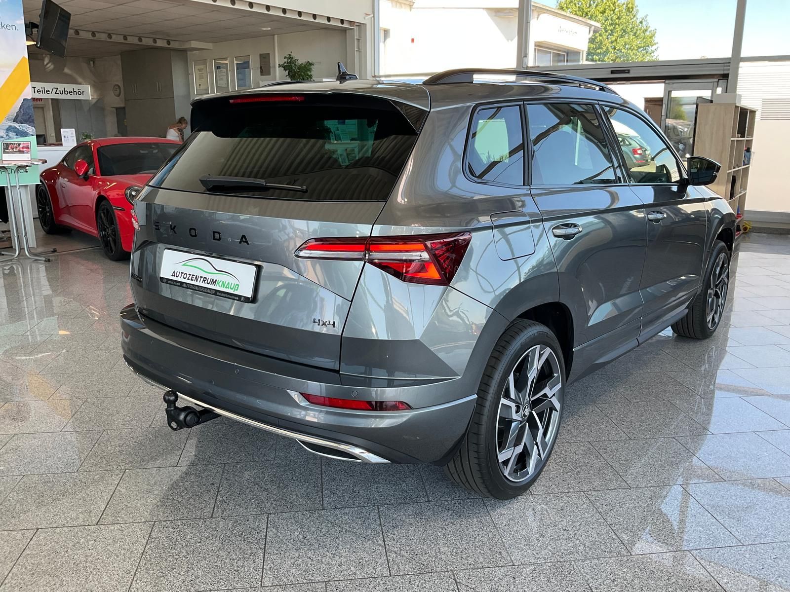 Skoda Karoq 2.0TSI Sportline 4x4 5JGarantie AHK StHz P