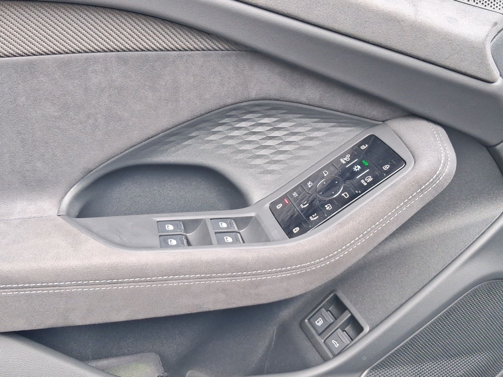 Audi A6 Limousine eHybrid Q 2x S LINE LM21 ALCANTARA