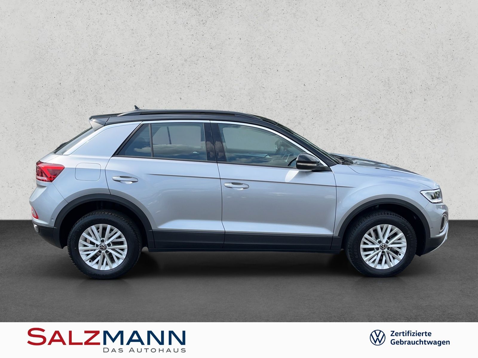 Volkswagen T-Roc 1.5 TSI Life - Samsaru's Car Outlet