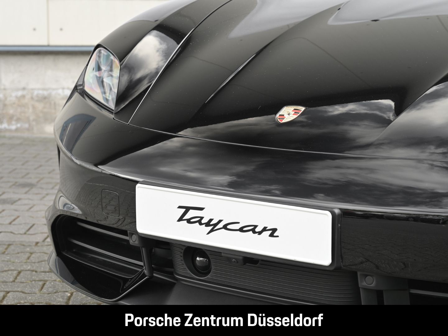 Porsche Taycan GTS Active-Ride InnoDrive HUD Soft-Close