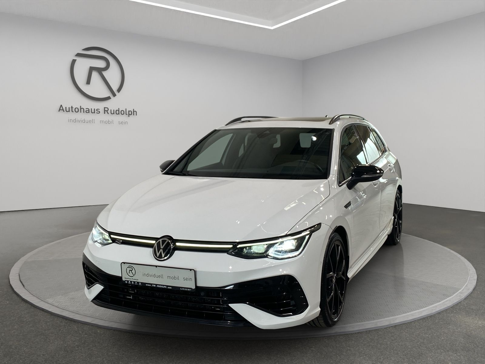 Volkswagen Golf VIII R Variant 2.0 TSI 4Motion DSG "Black S