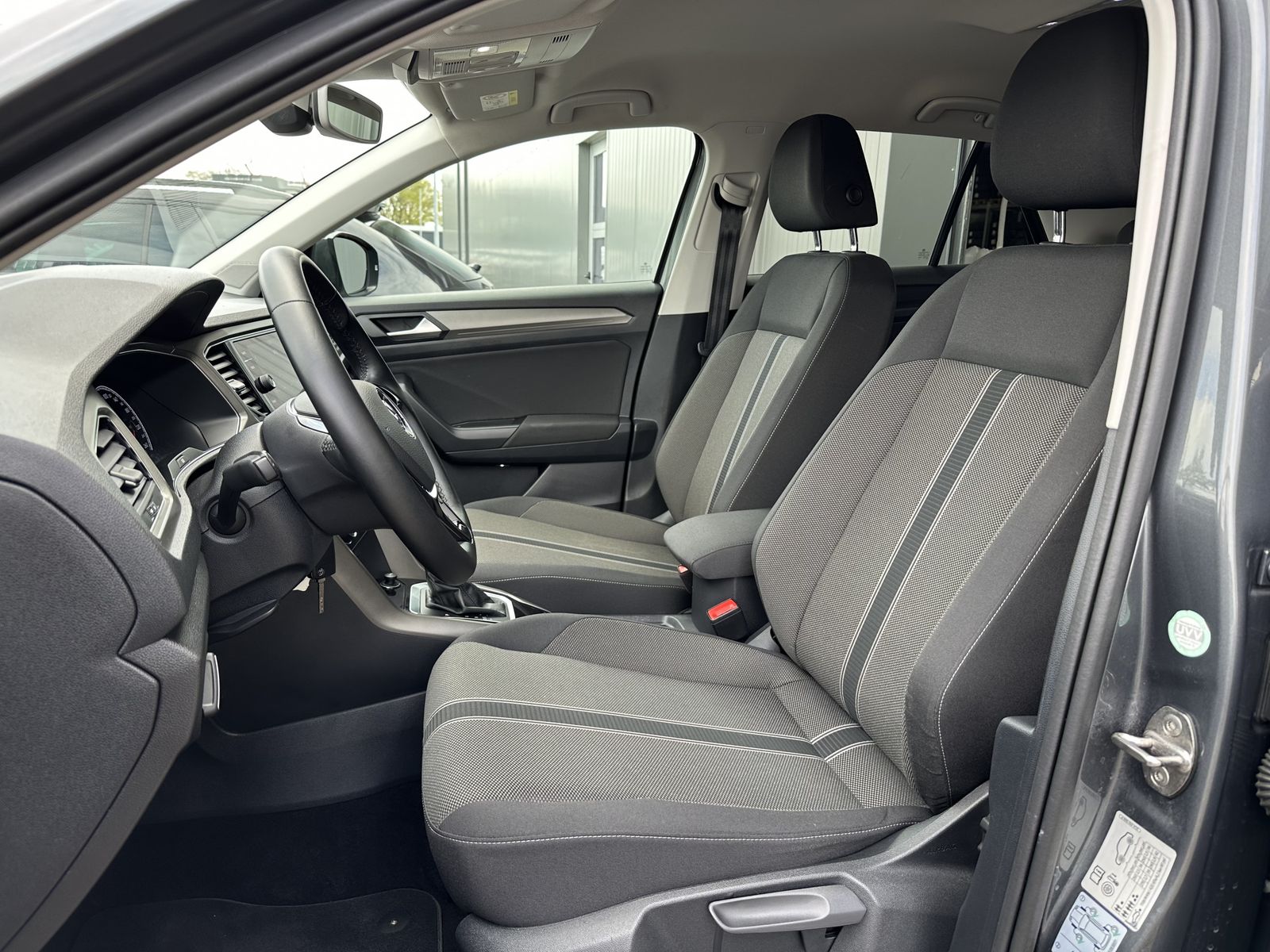 Volkswagen T-Roc 2.0 TDI DSG Style - Samsaru's Car Outlet