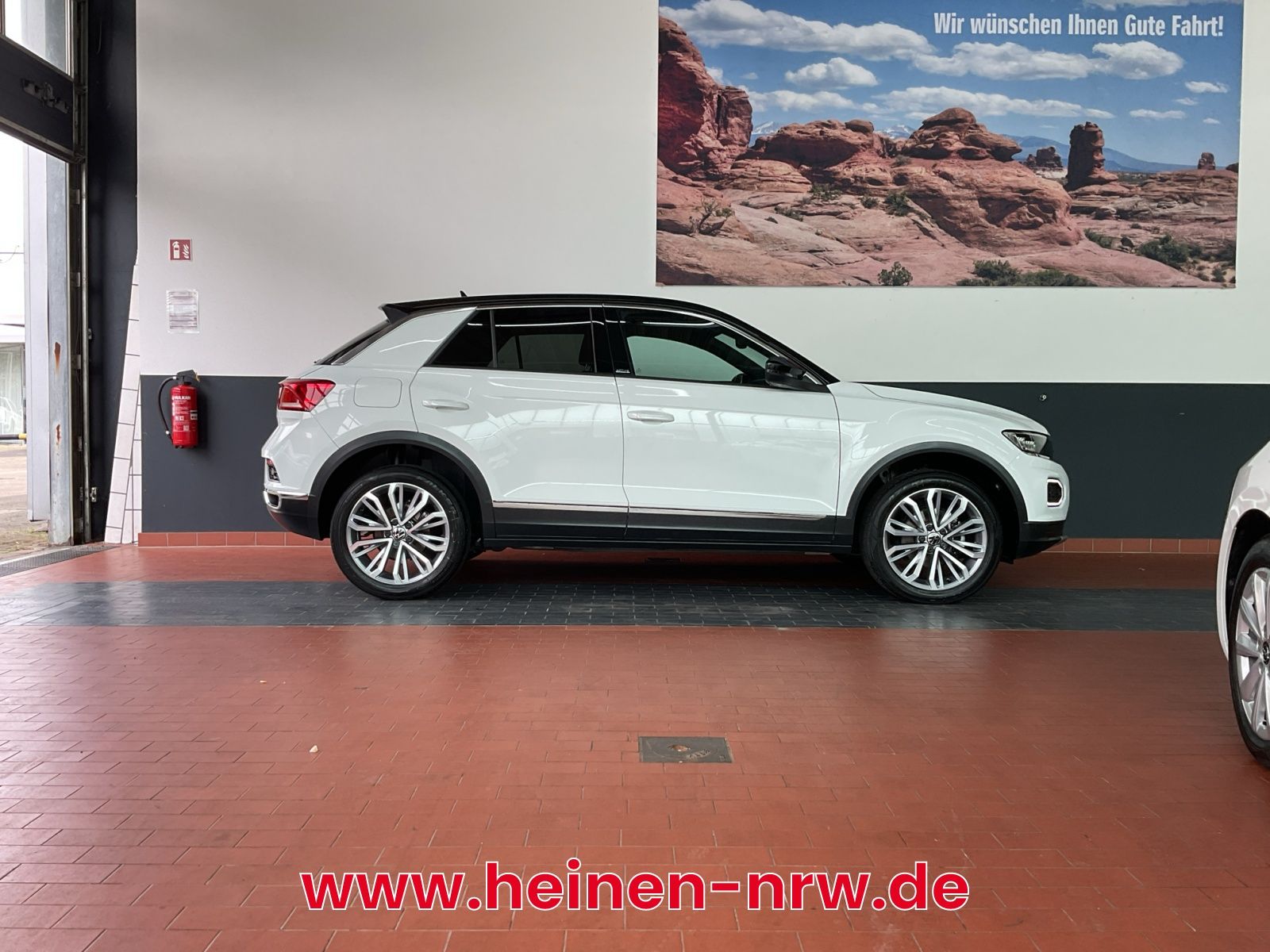 Volkswagen T-Roc 1.5 TSI DSG Active - Samsaru's Car Outlet