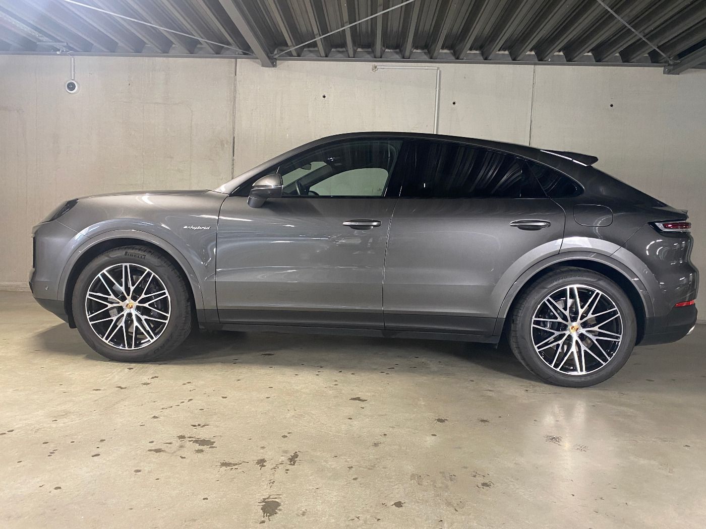 Porsche Cayenne E-Hybrid Coupe | Abstandsregeltempostat