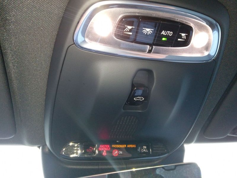 Volvo XC60 B5 Mild-Hybrid Diesel AWD Inscription - Samsaru's Car Outlet