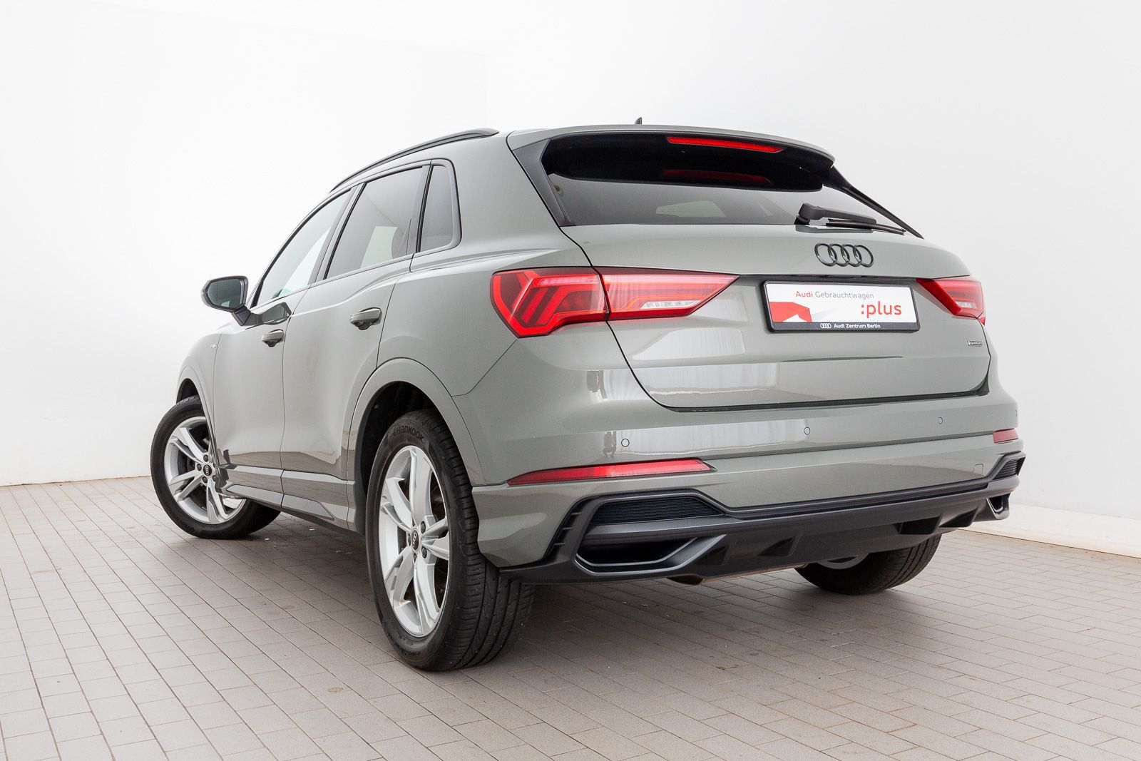 Audi Q3 S line 35 TDI quattro S tronic - Samsaru's Car Outlet