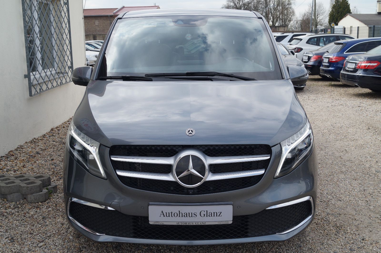 Mercedes-Benz V 300 D EXCLUSIVE EDITION - Samsaru's Car Outlet