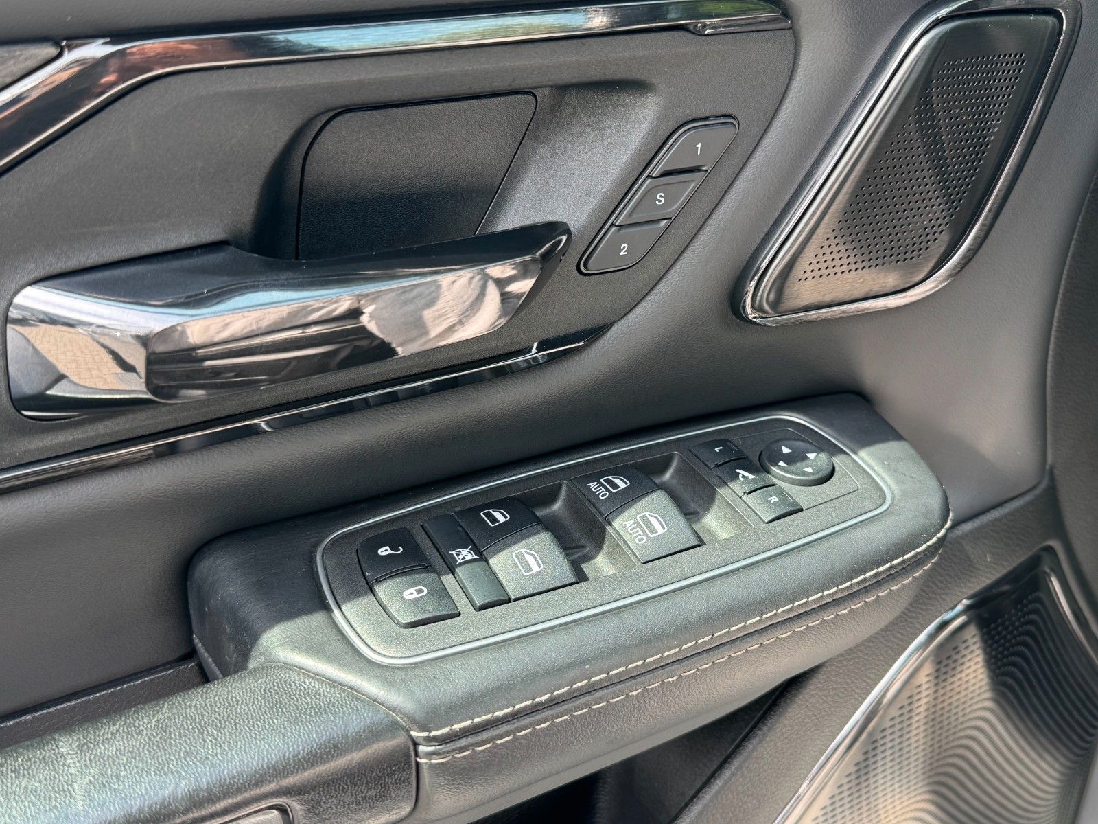 Dodge RAM 1500 Limited *Pano*HuD*H&K*360*1.Hand*Prins*