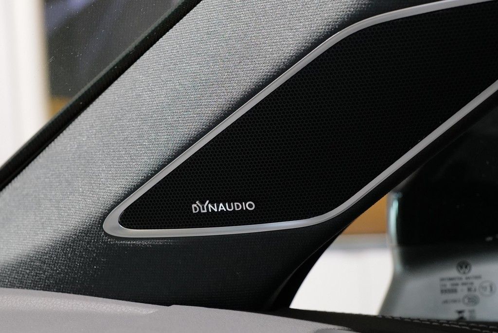 Volkswagen Touareg 3.0TDI R-Line Nachtsicht Dynaudio StdHz