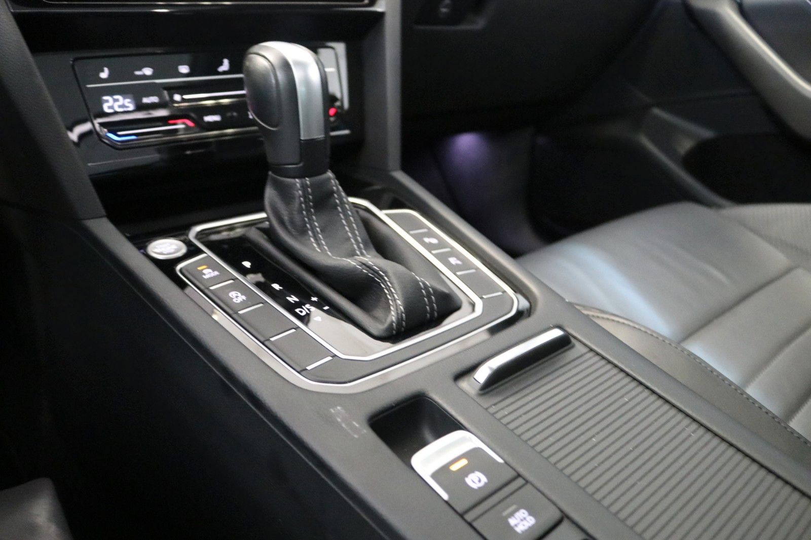 Volkswagen Passat 4M  R-Line DCC STHZ 360 Matrix Pano Leder