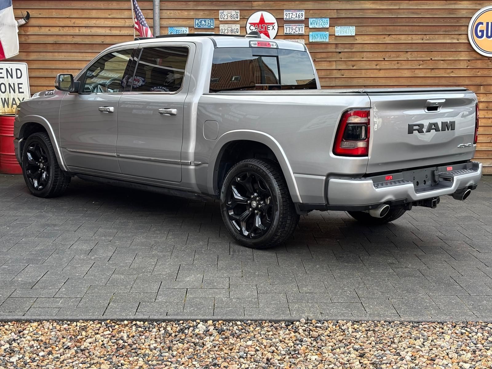 Dodge RAM 1500 5,7 Limited 4x4 LED Pano AHK Memory LPG