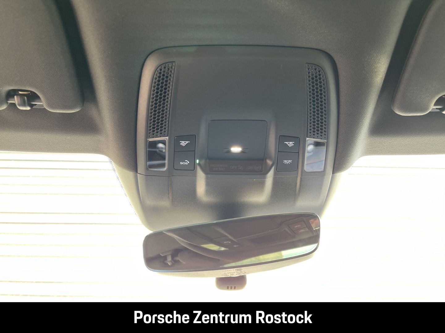 Porsche Taycan 4 Cross Turismo InnoDrive LED-Matrix