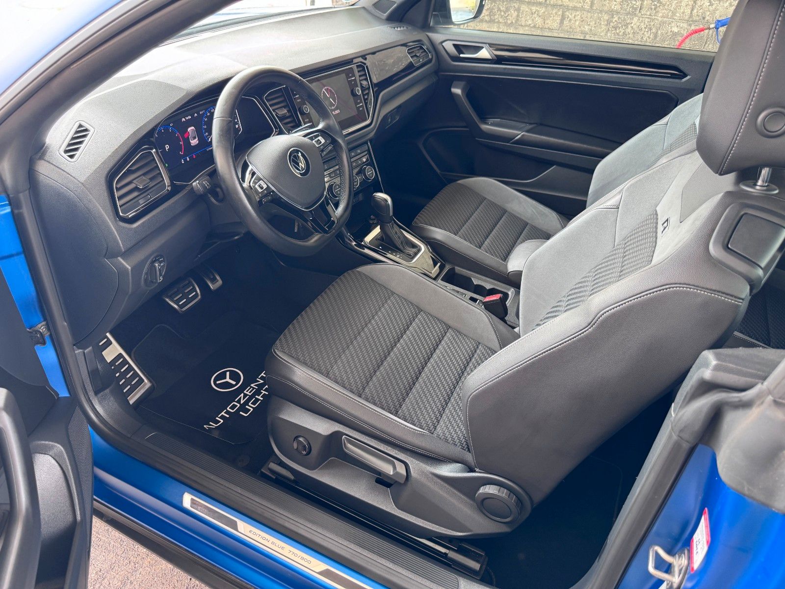 Volkswagen T-Roc R-Line Edition - Samsaru's Car Outlet