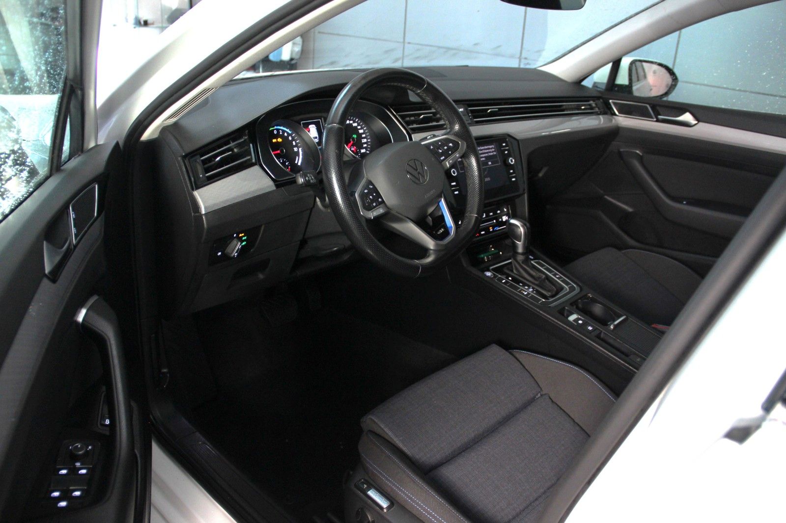 Volkswagen Passat Variant 1.4 GTE Hybrid - Samsaru's Car Outlet