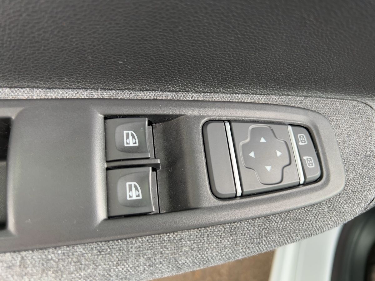 Renault ZOE R110 Z.E 50 - Samsaru's Car Outlet
