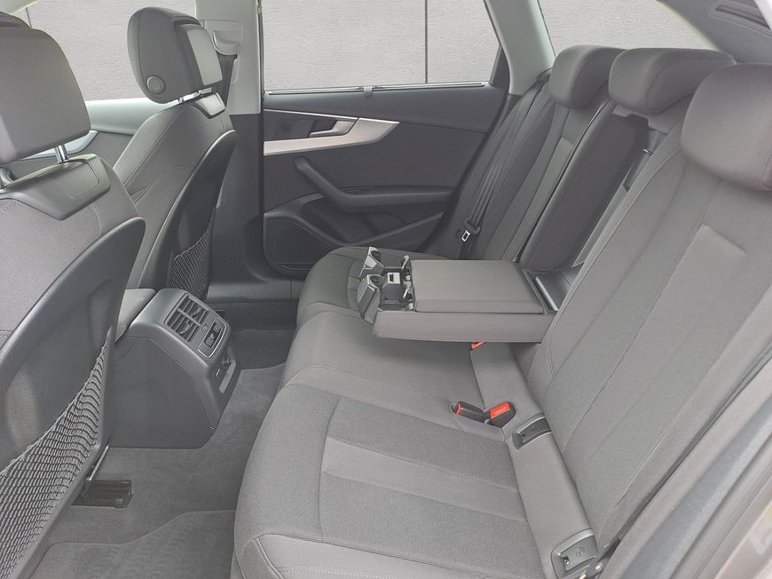 Audi A4 Avant 35 TDI S tronic S line - Samsaru's Car Outlet