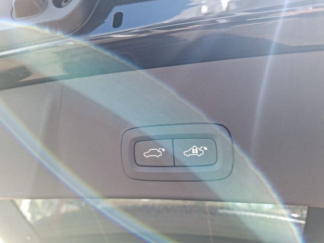 Volvo XC40 2WD B3 EU6d Core AHK Automatik Navigation