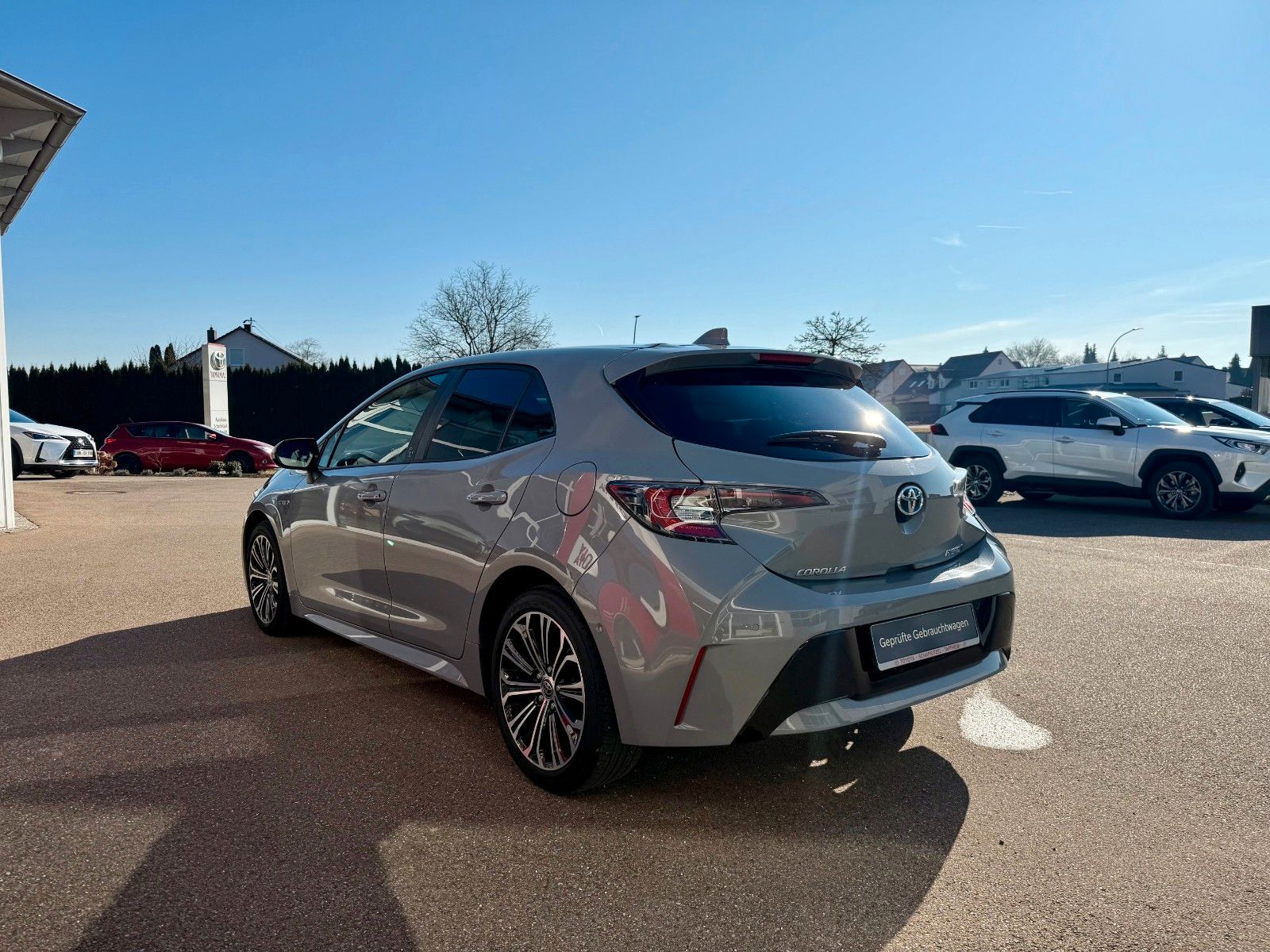 Toyota Corolla 2.0 Hybrid Club - Samsaru's Car Outlet