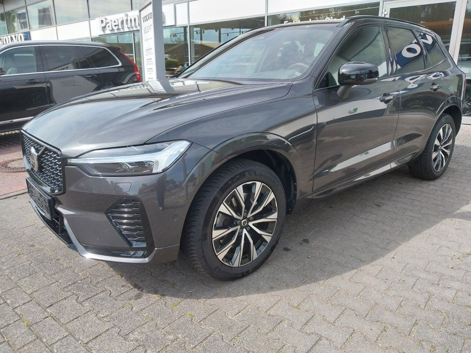 Volvo XC60 B4 Plus Dark AWD