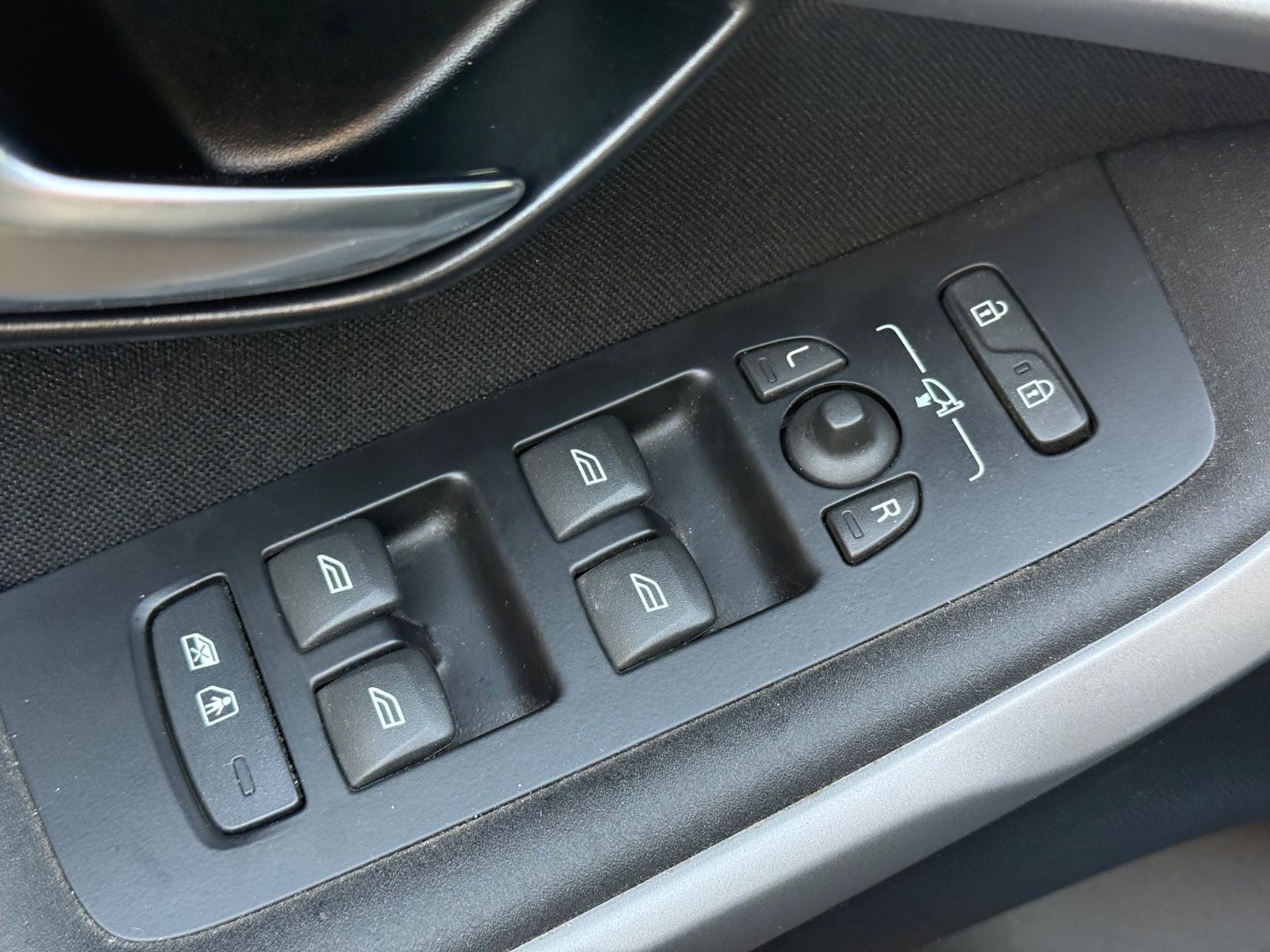 Volvo V40 Momentum 1 Vorbesitzer R.Kamera SHZ