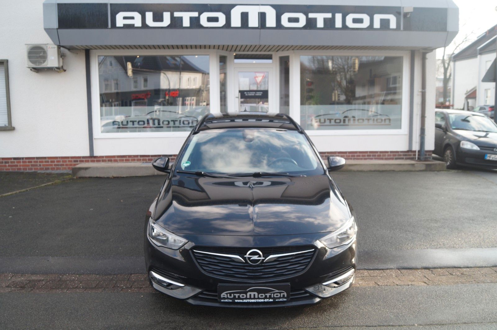 Opel Insignia B Sports Tourer Edition - Samsaru's Car Outlet