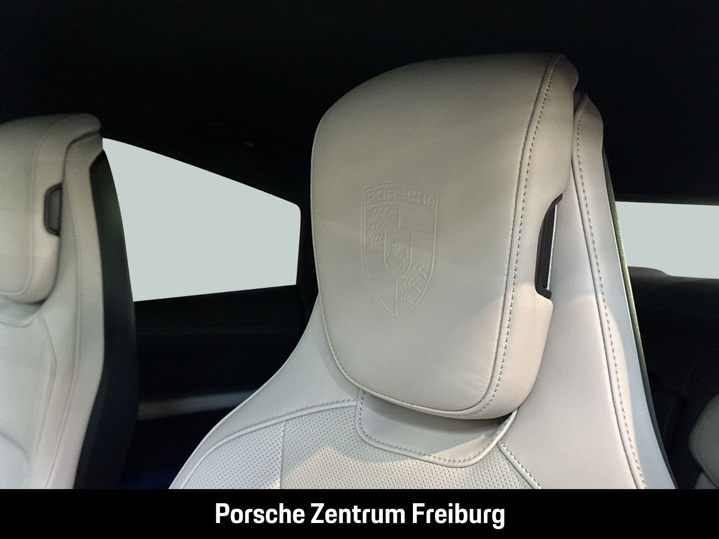 Porsche Taycan Turbo HA-Lenkung InnoDrive Head-Up BOSE