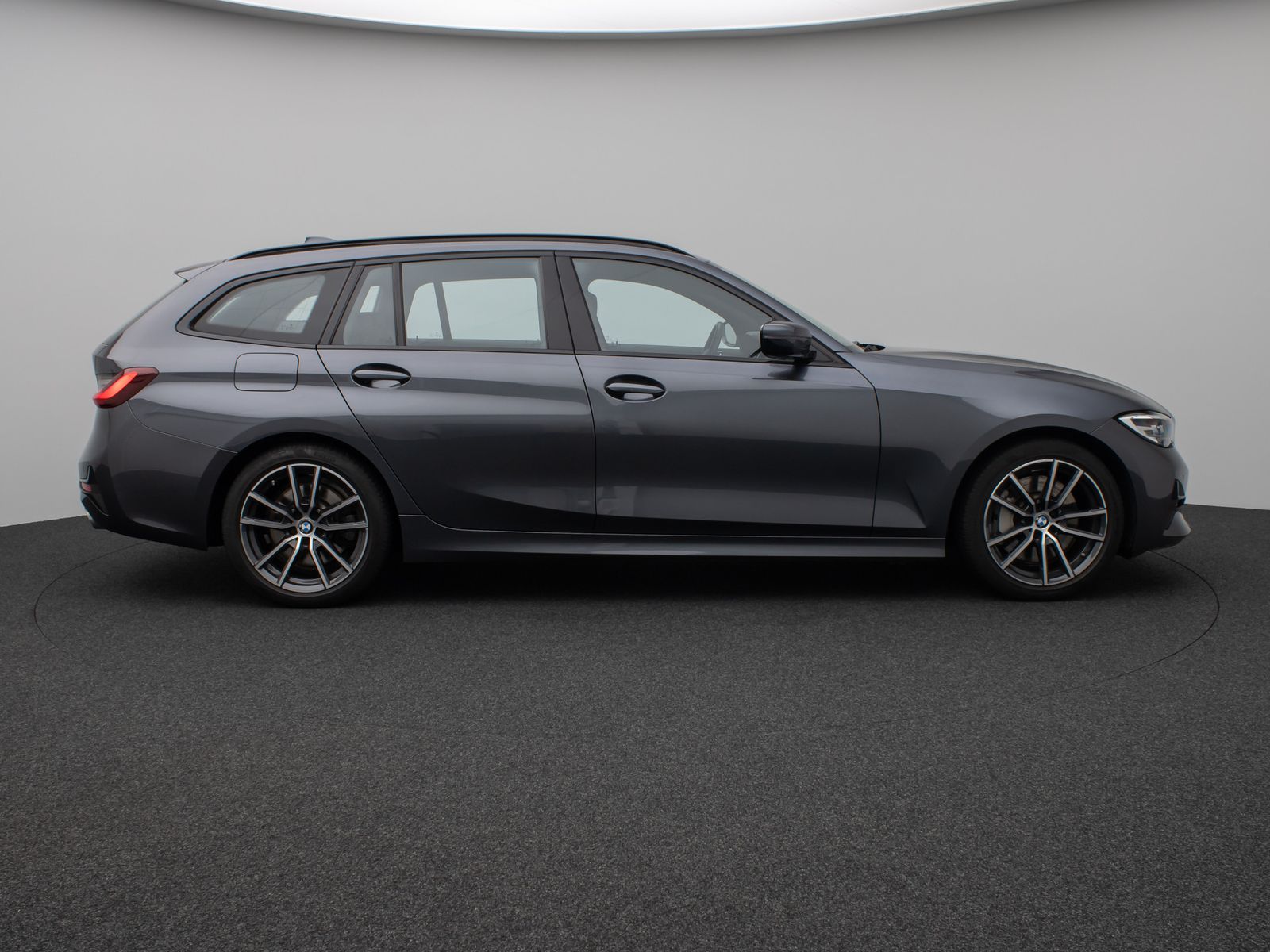 BMW 330i xD SportLine - Samsaru's Car Outlet