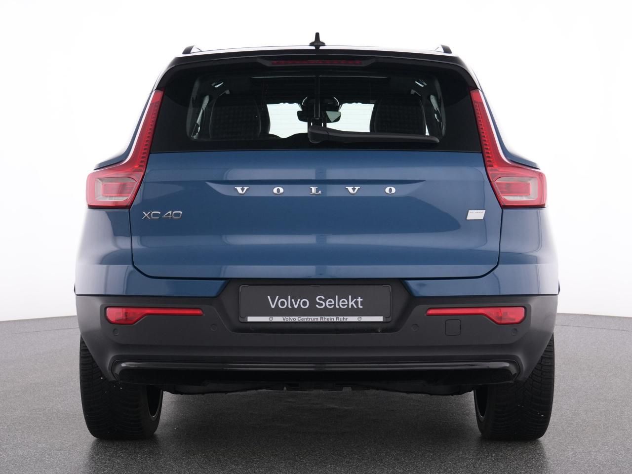 Volvo XC40 PURE ELECTRIC ULTIMATE AHK+LM 20''+MET+360°