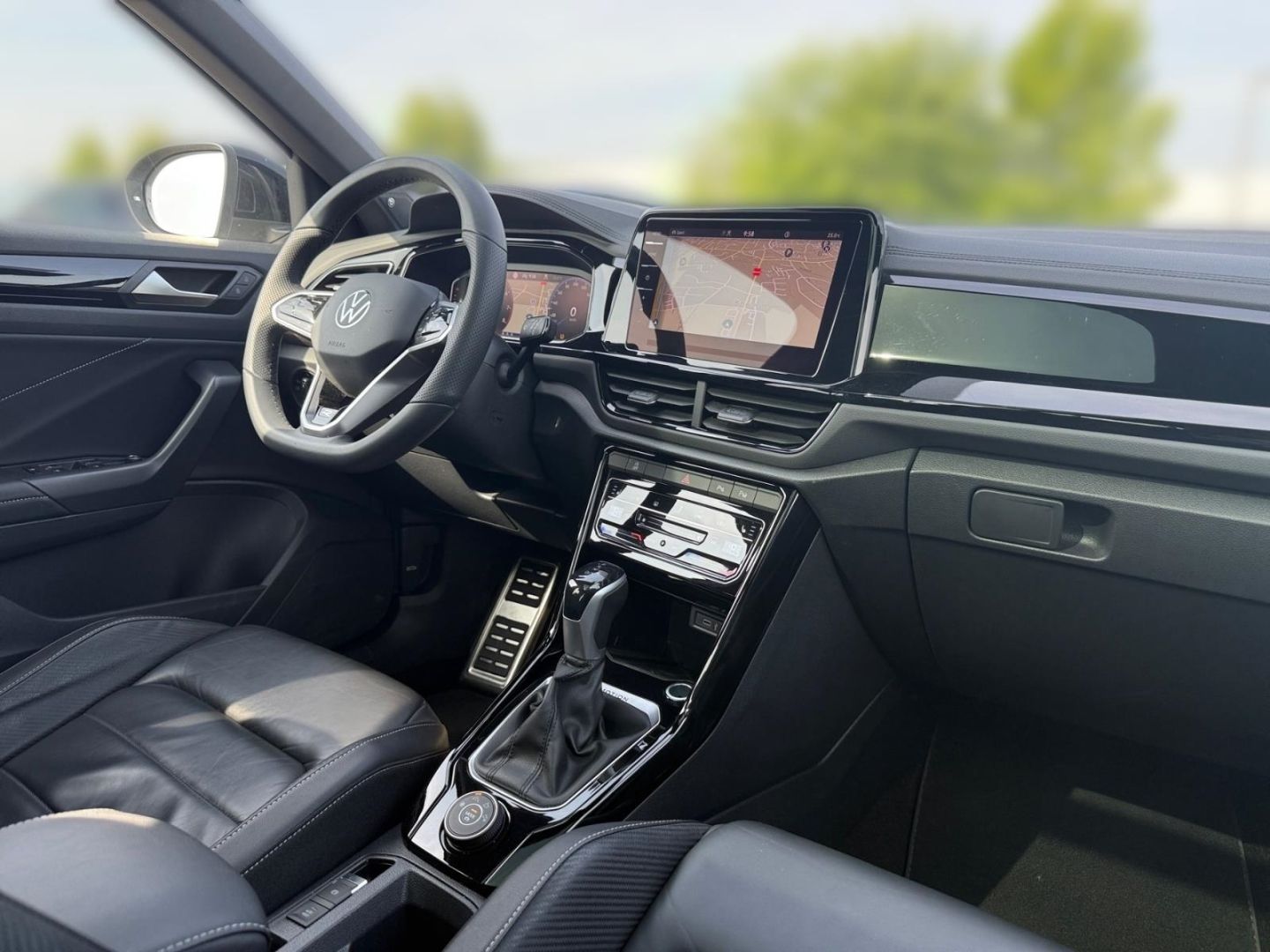 Volkswagen T-Roc R-Line 4motion 2.0 TSI - Samsaru's Car Outlet