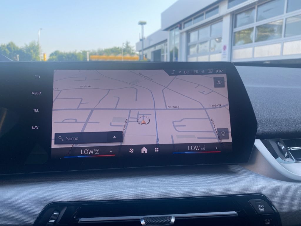 BMW X1 xDrive20d LiveCockpitPro - Samsaru's Car Outlet