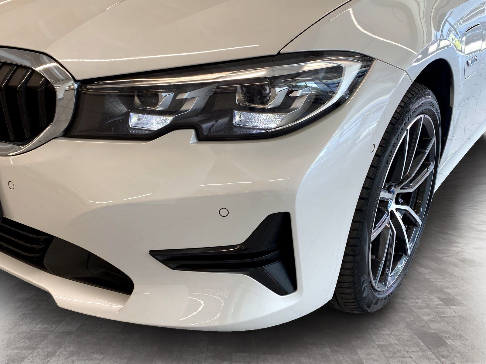 BMW 320e xDrive Touring - Samsaru's Car Outlet