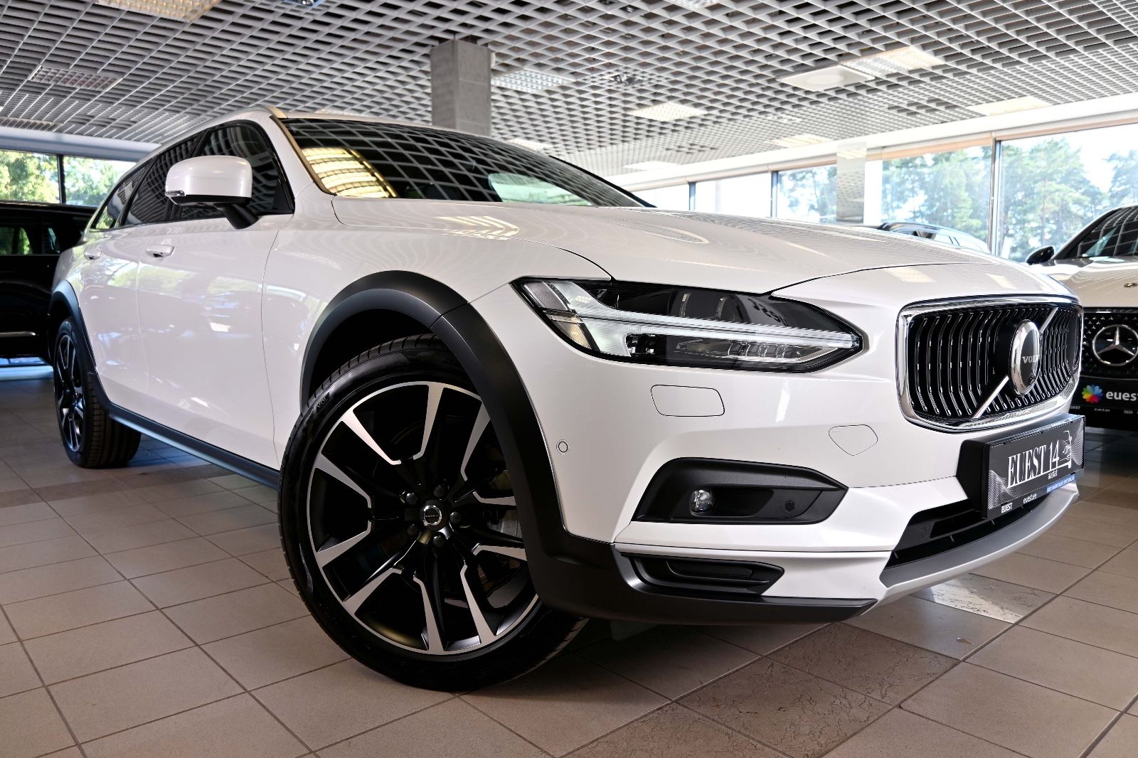 Volvo CROSS Country AWD H&K 360c Webasto ULTIMATE