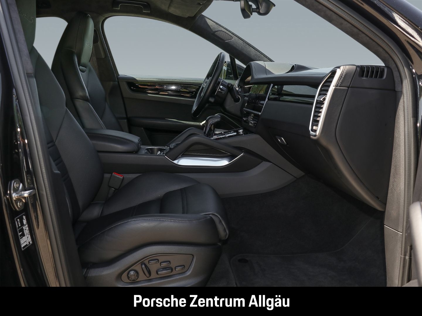 Porsche Cayenne Turbo S E-Hybrid Coupe Burmester