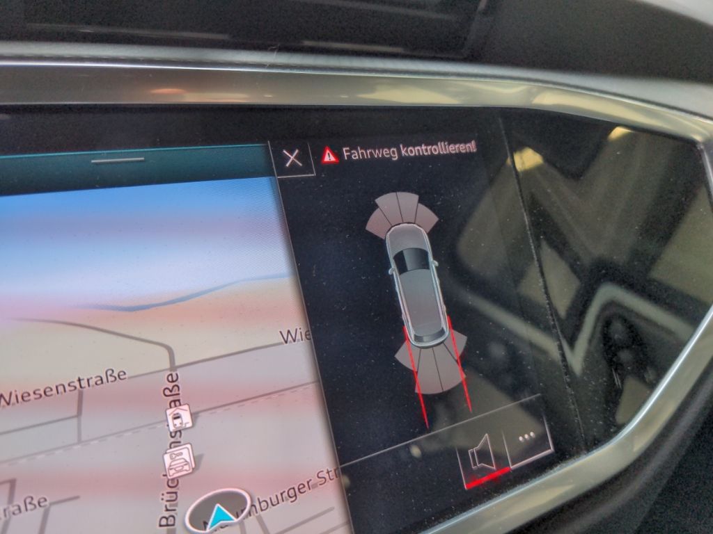 Audi Q3 35 TDI quattro S tronic - Samsaru's Car Outlet